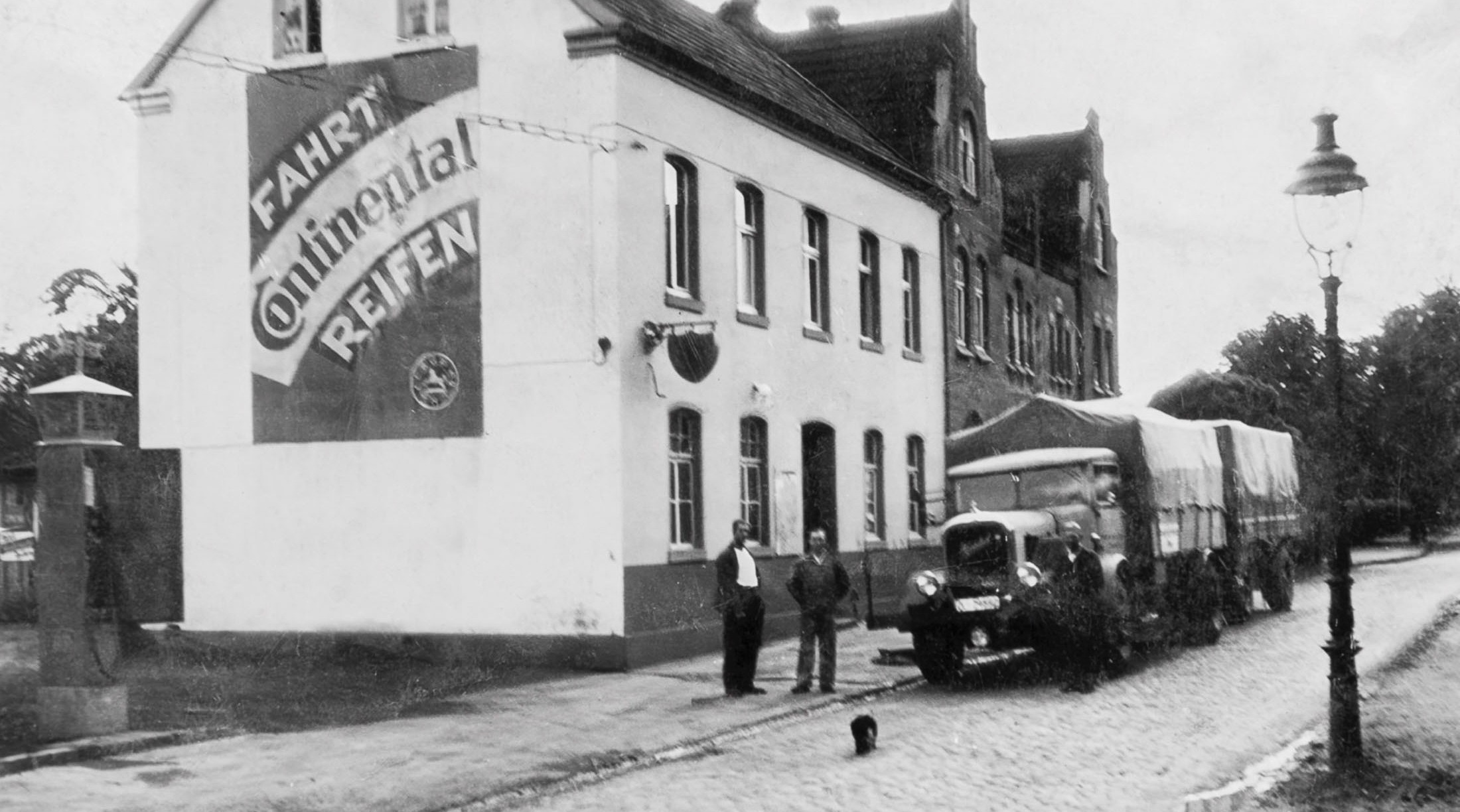 1930